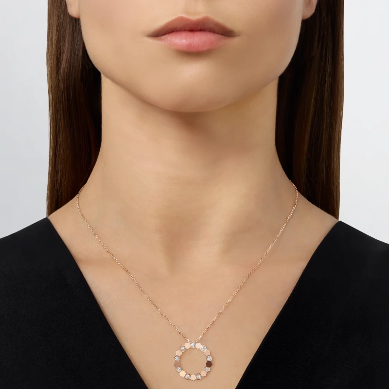 Bee de Chaumet - Goldfinger St Martin St Maarten St Barth