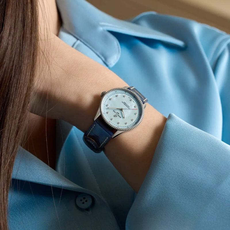 Breitling Navitimer 32 - Goldfinger