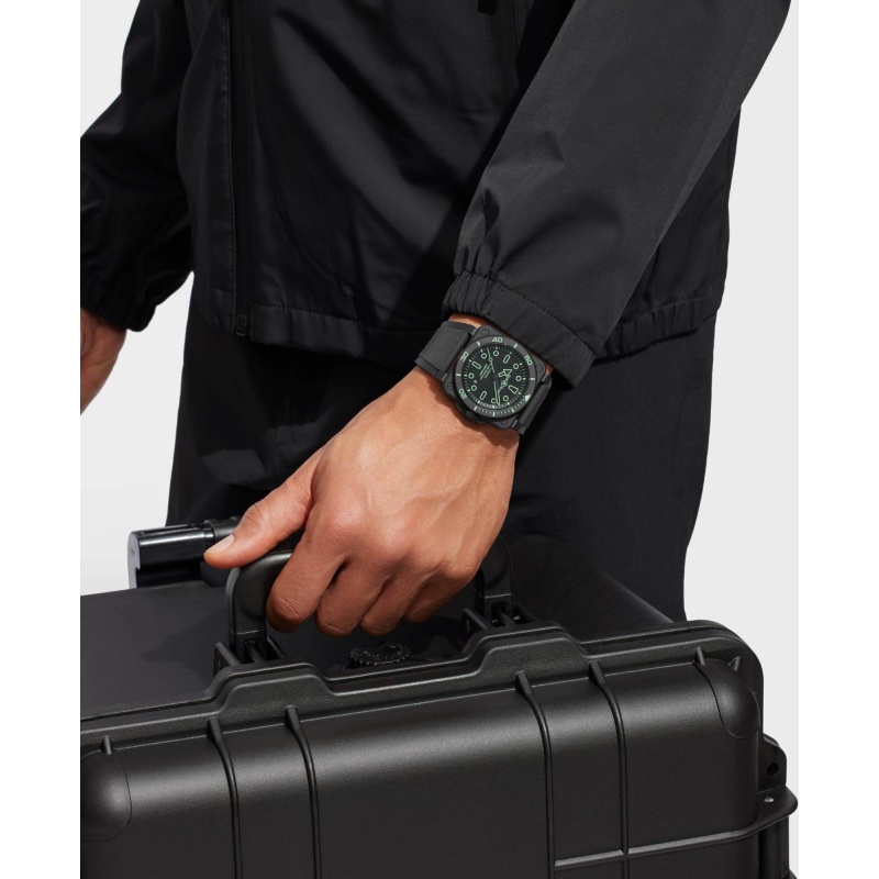 Bell & Ross BR-03 Diver Lum Outline - Goldfinger