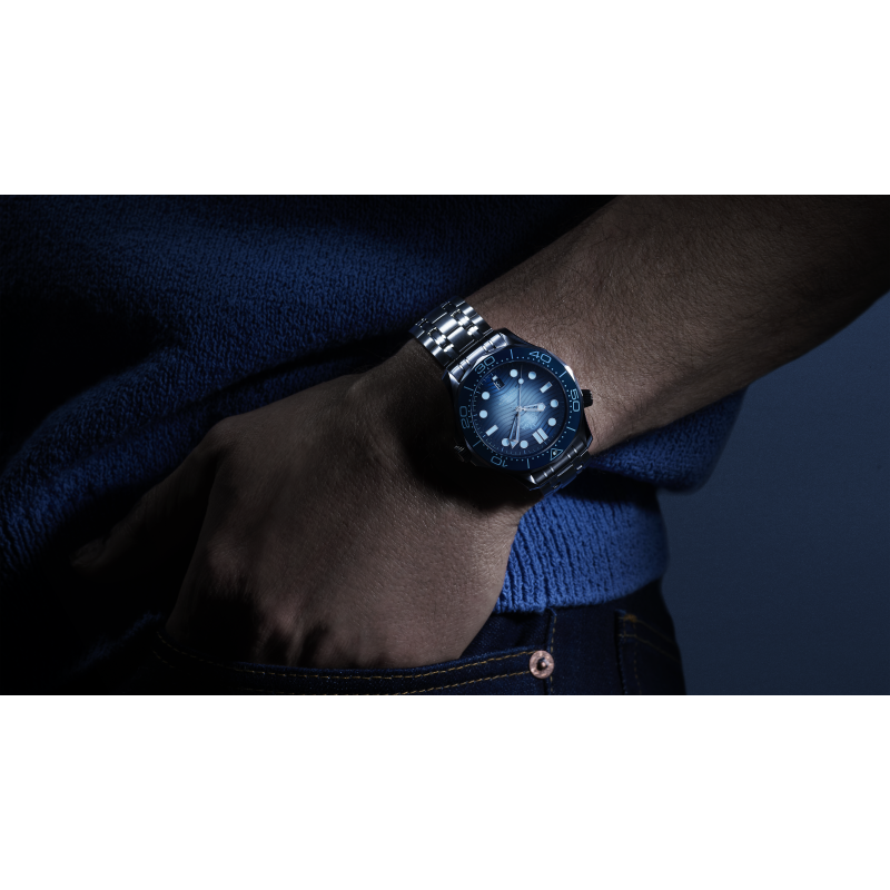 OMEGA Seamaster Diver 300M - Goldfinger