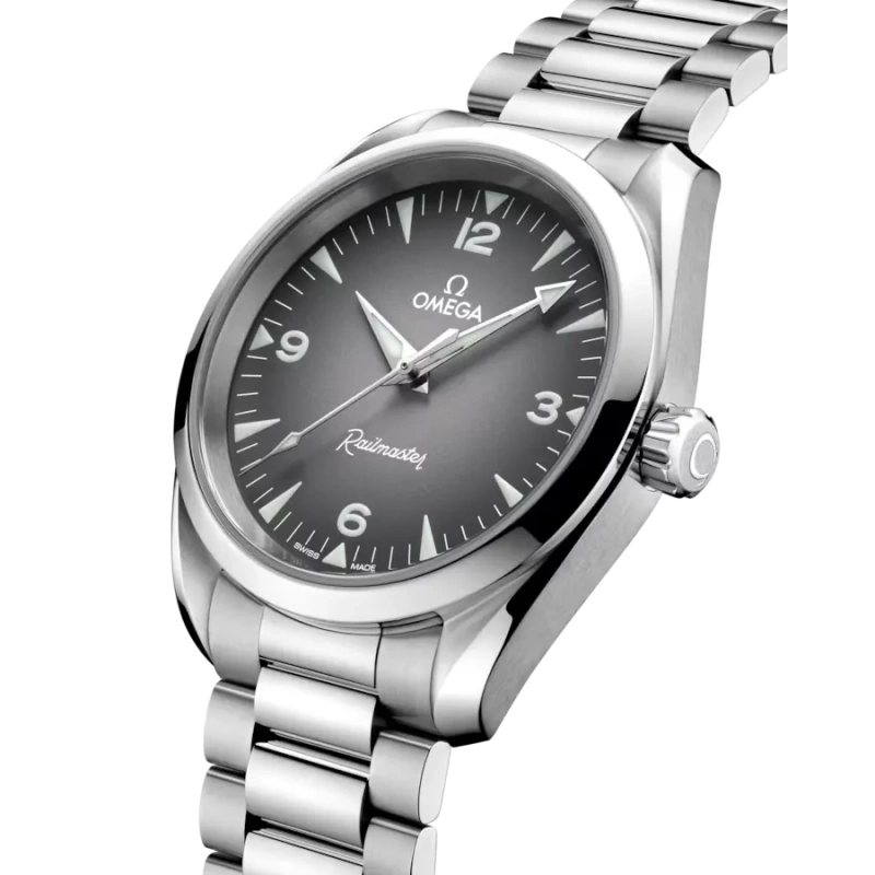 OMEGA Seamaster Railmaster - Goldfinger