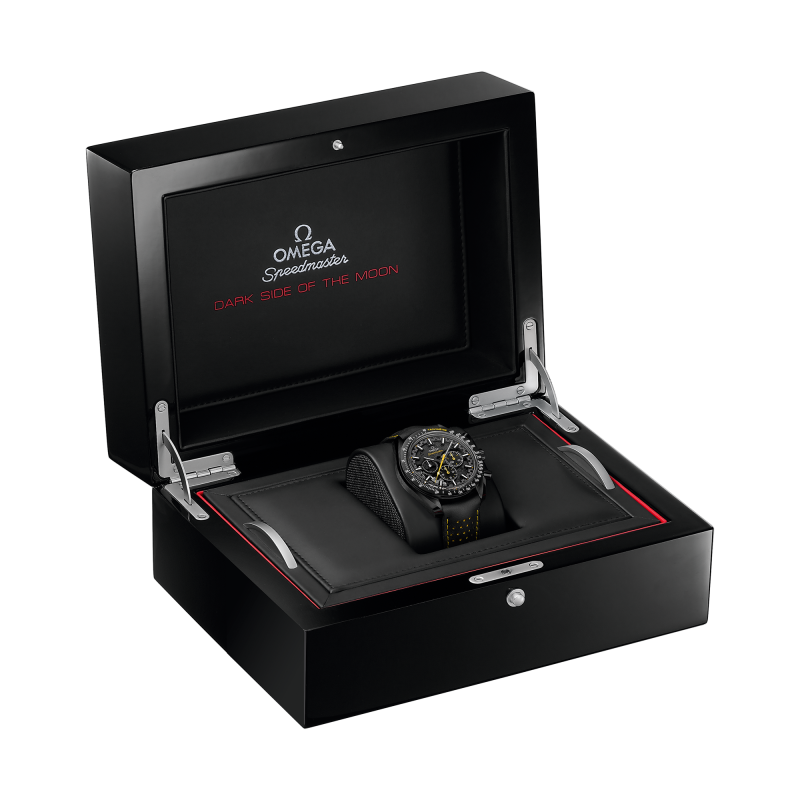 OMEGA Speedmaster Dark Side of the Moon - Goldfinger