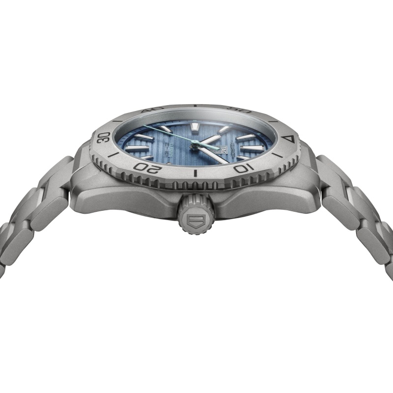 TAG Heuer Aquaracer Professional 200 Solargraph - Goldfinger