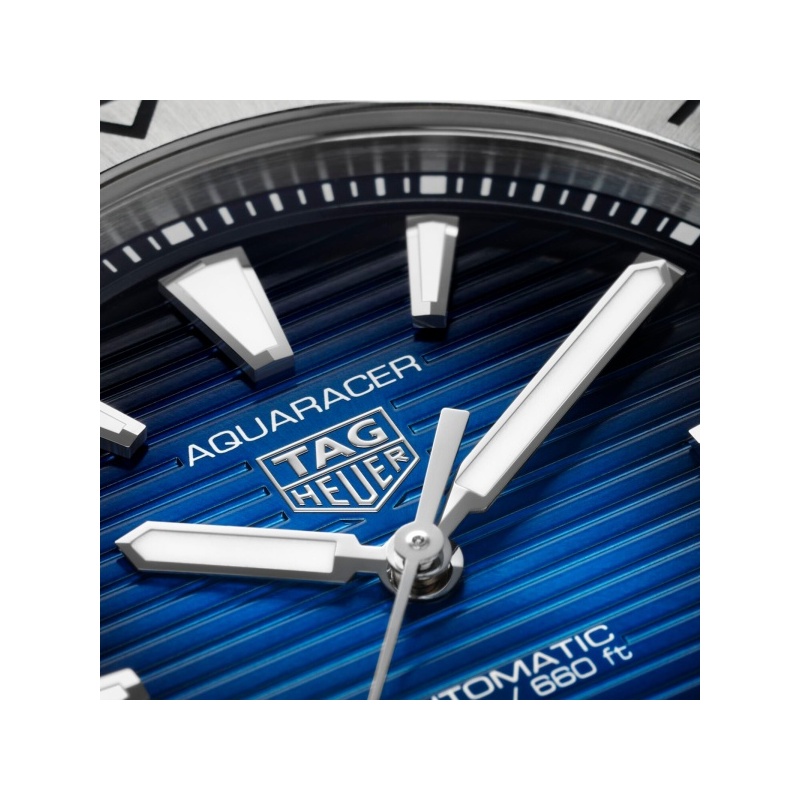 TAG Heuer Aquaracer Professional 200 - Goldfinger